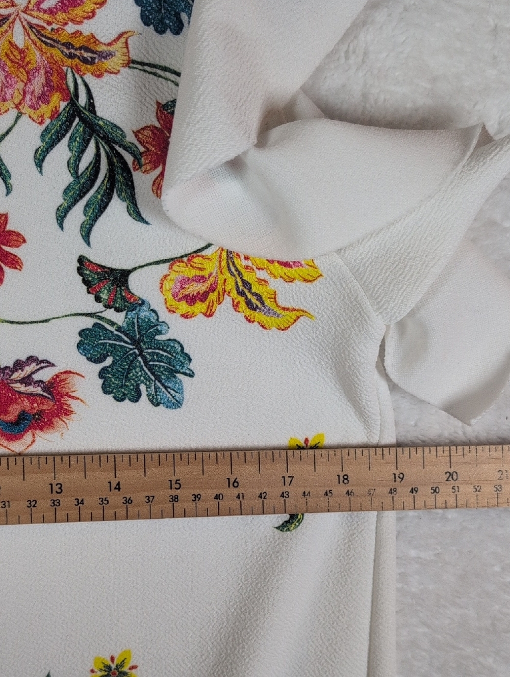 94-Zara White Mini Dress with Multicolor Floral - Picture 3 of 5